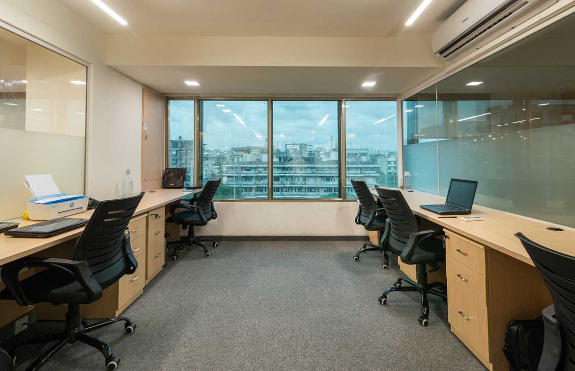 Coworking Space in Kurla BI133