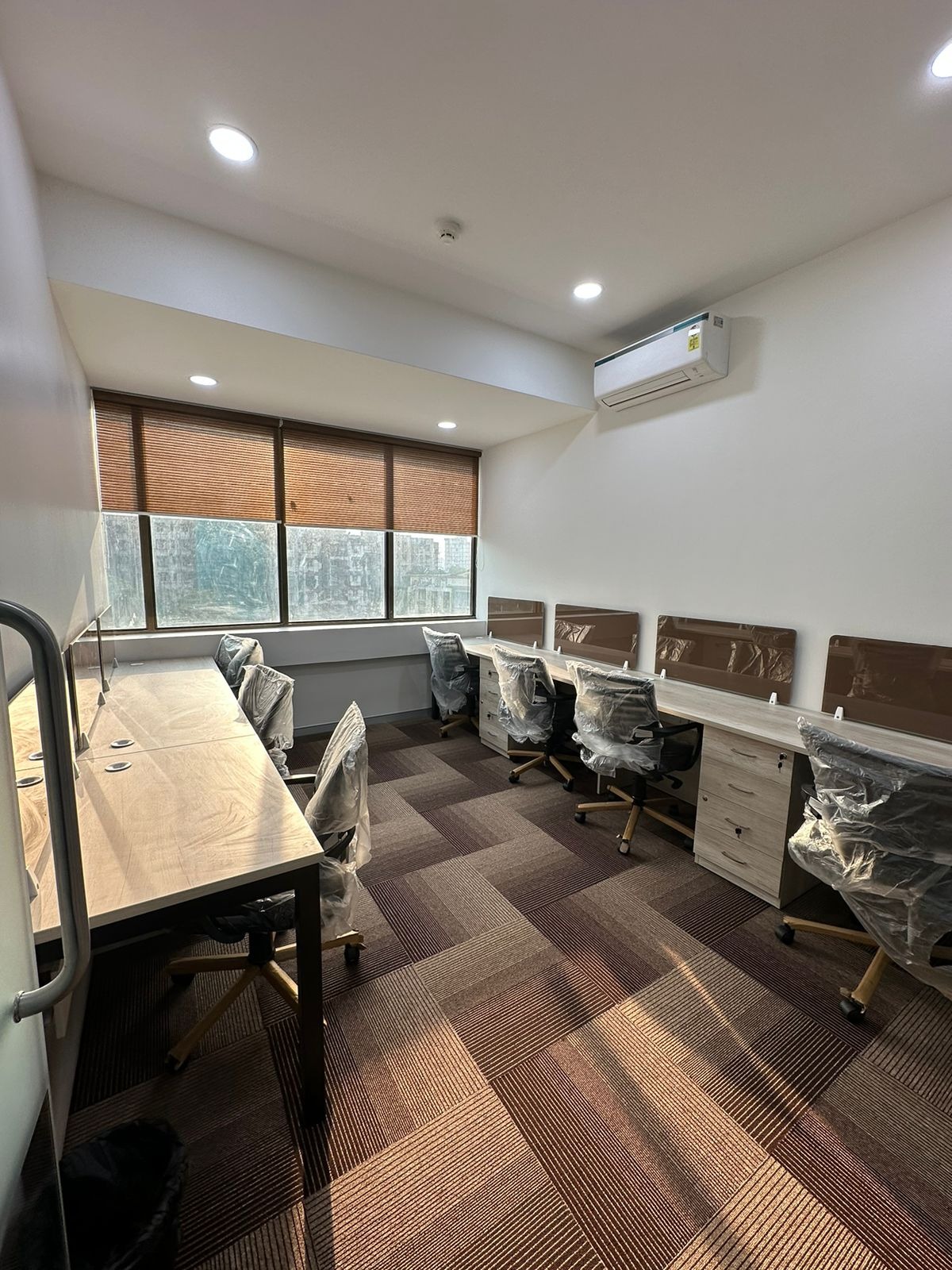 Coworking Space in Malad BI490 BI490