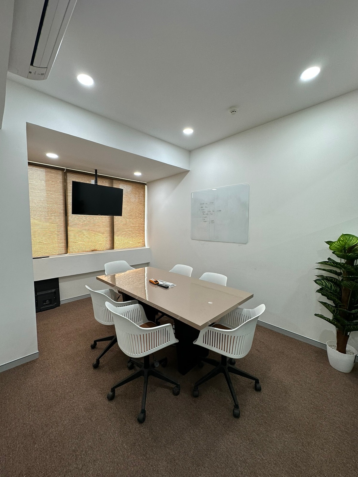 Coworking Space in Malad BI490 BI490