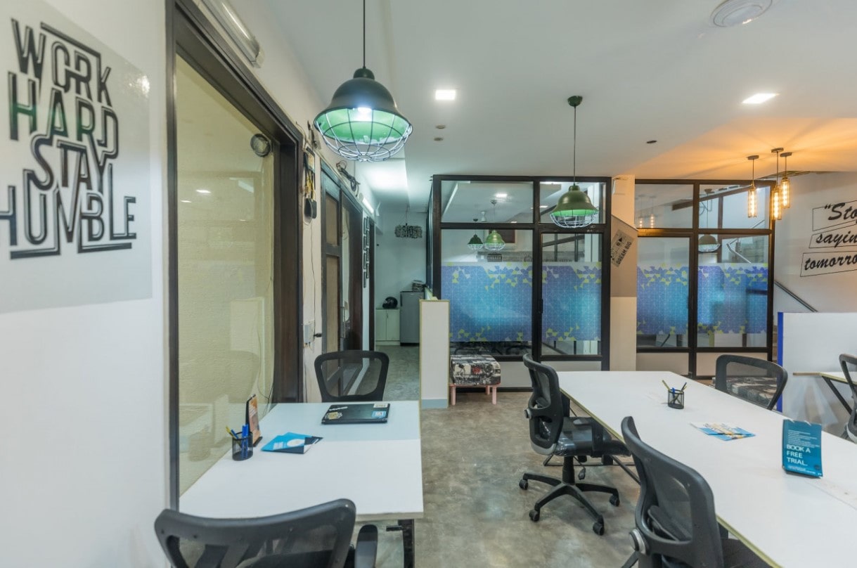 Coworking Space In adjacent to green park BI752